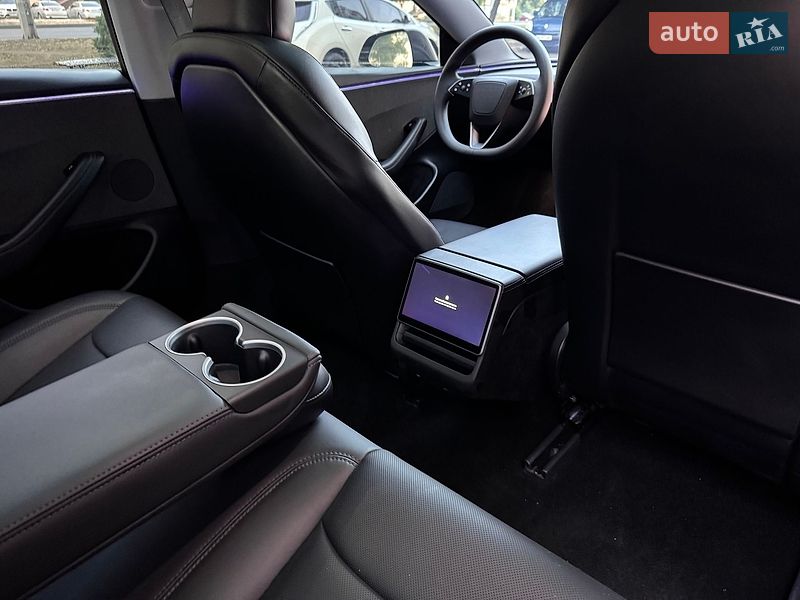 Седан Tesla Model 3 2024 в Одессе