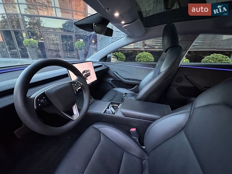 Седан Tesla Model 3 2024 в Одессе