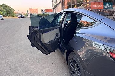 Седан Tesla Model 3 2024 в Одессе