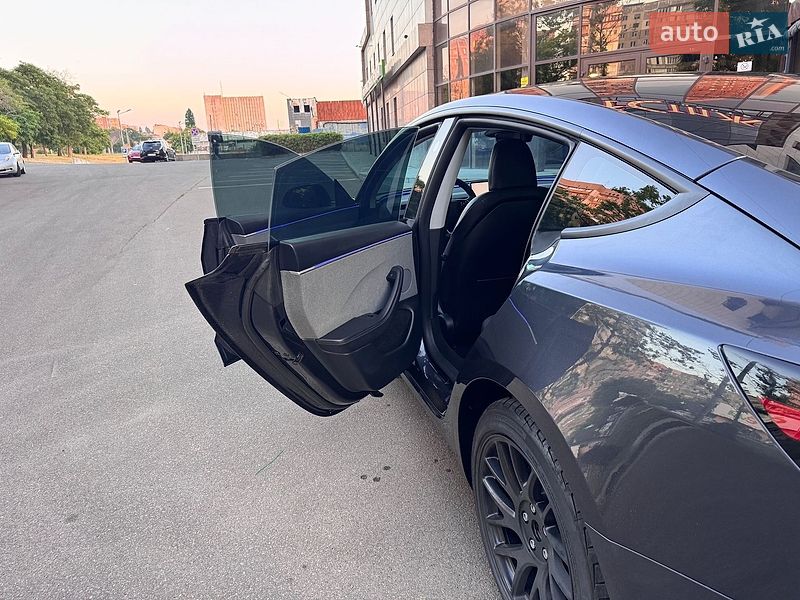 Седан Tesla Model 3 2024 в Одессе