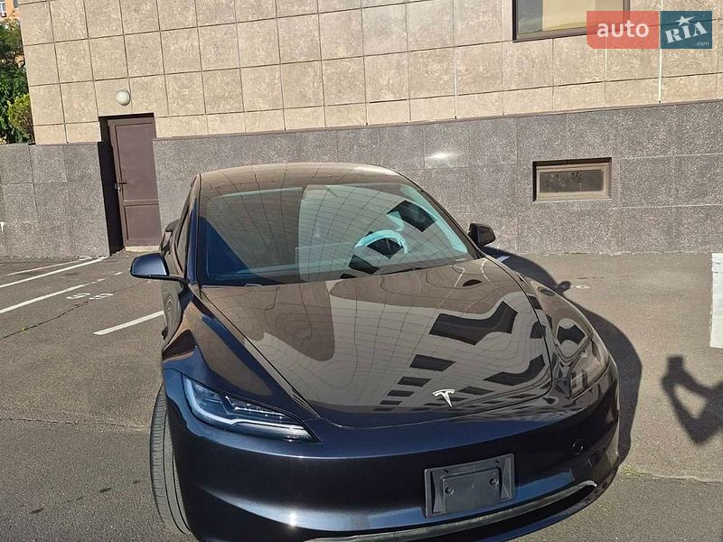 Седан Tesla Model 3 2024 в Одессе