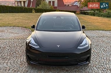 Седан Tesla Model 3 2020 в Києві