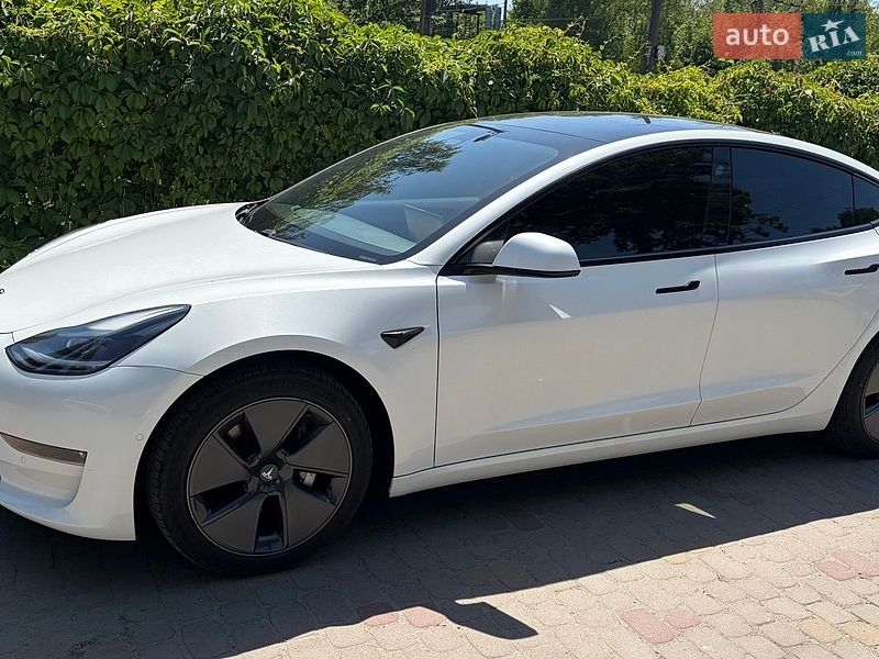 Седан Tesla Model 3 2021 в Луцьку