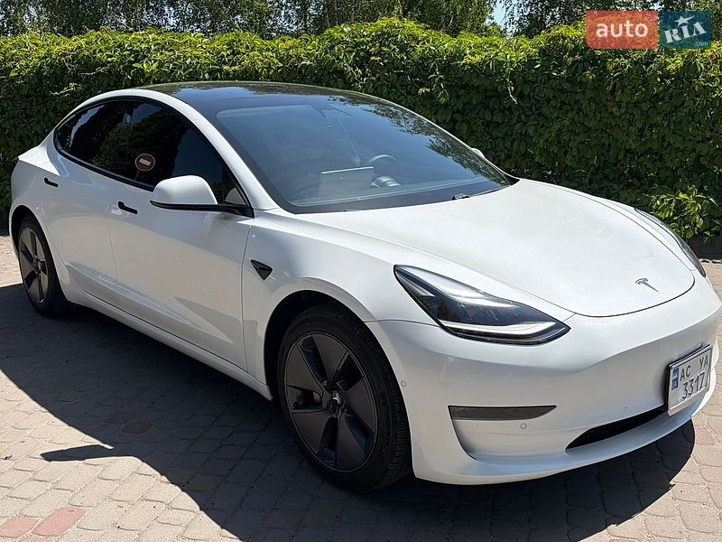 Седан Tesla Model 3 2021 в Луцьку