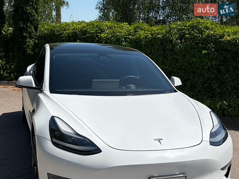 Седан Tesla Model 3 2021 в Луцьку