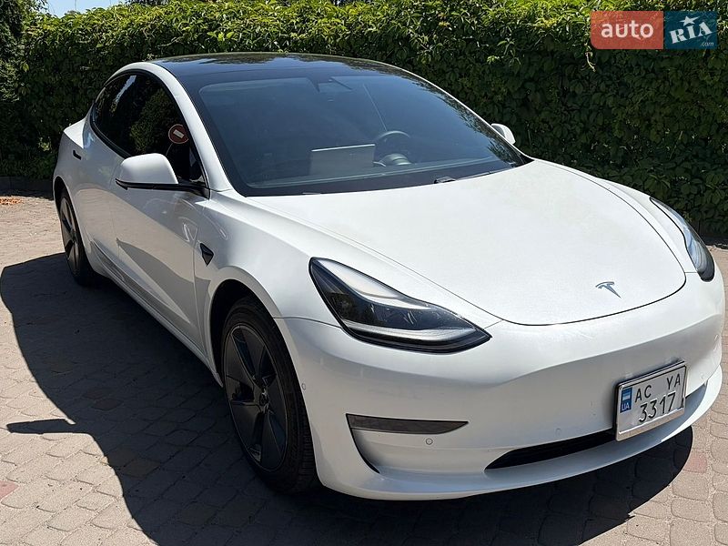 Седан Tesla Model 3 2021 в Луцьку