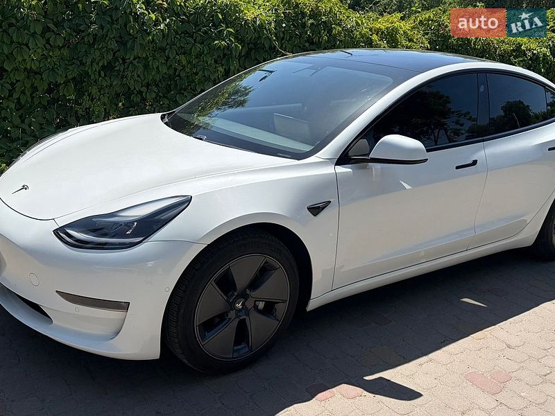 Седан Tesla Model 3 2021 в Луцьку