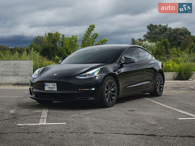Tesla Model 3 2022