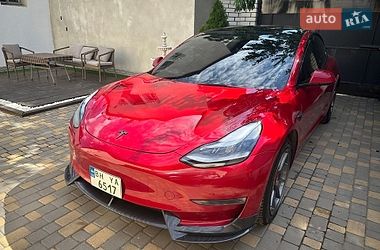 Седан Tesla Model 3 2021 в Одесі