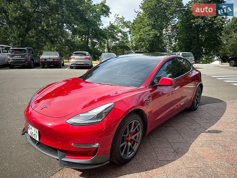 Седан Tesla Model 3 2021 в Одесі