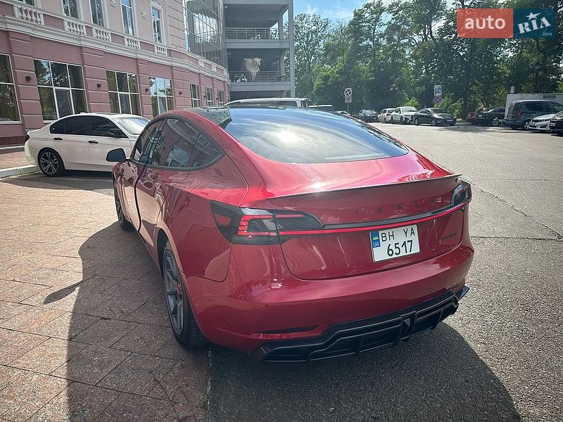 Седан Tesla Model 3 2021 в Одесі