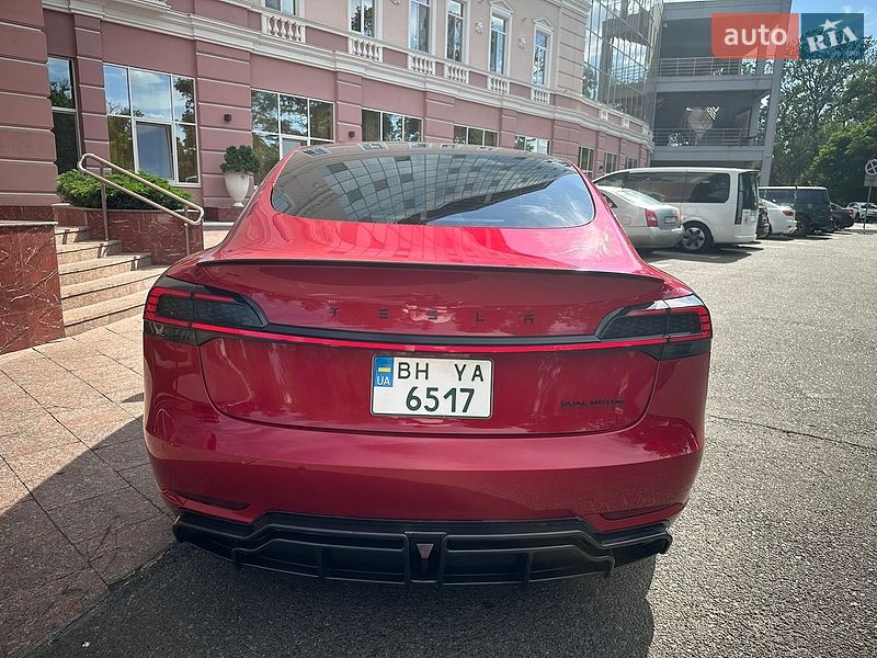Седан Tesla Model 3 2021 в Одесі