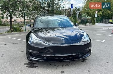 Седан Tesla Model 3 2019 в Киеве