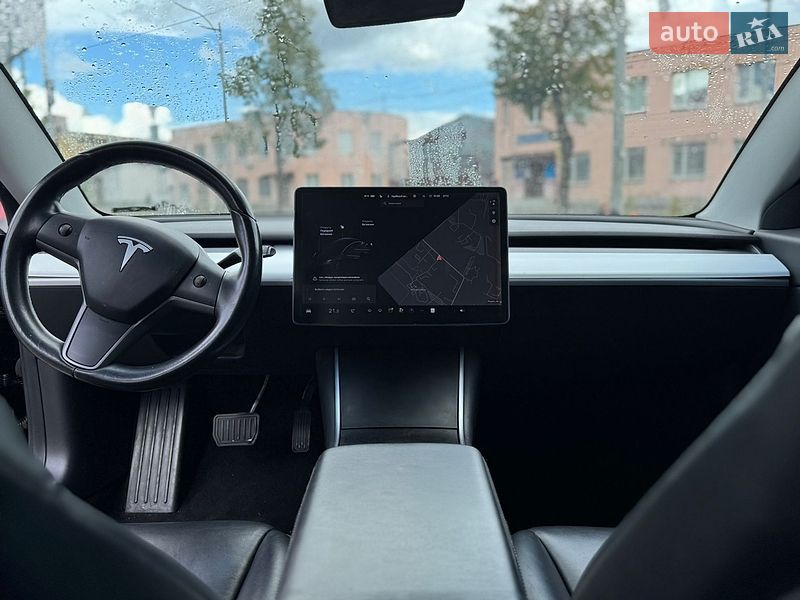 Седан Tesla Model 3 2019 в Киеве