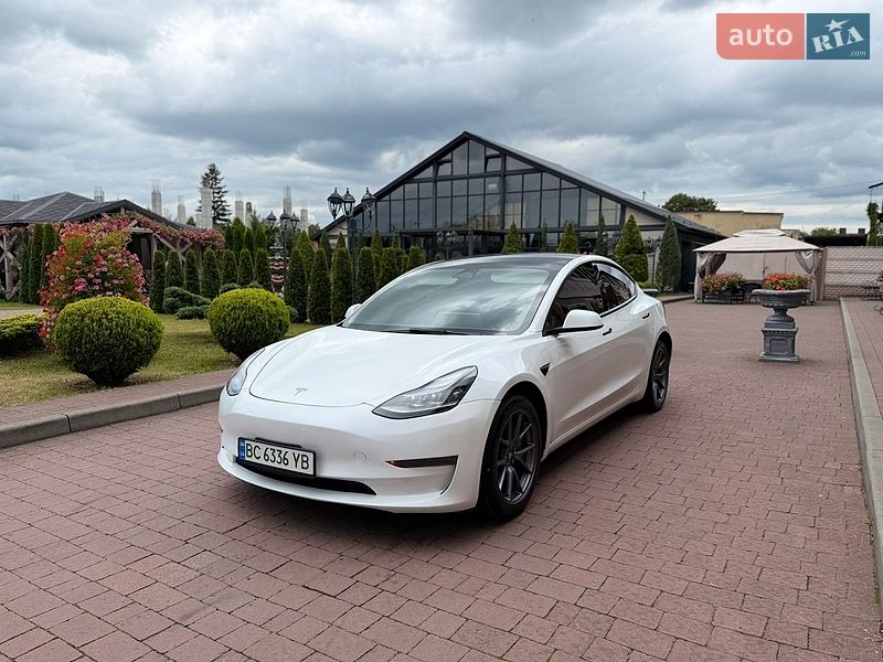Tesla Model 3 2023