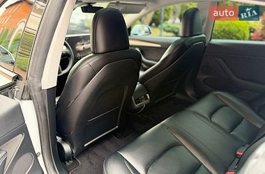 Седан Tesla Model 3 2023 в Львове