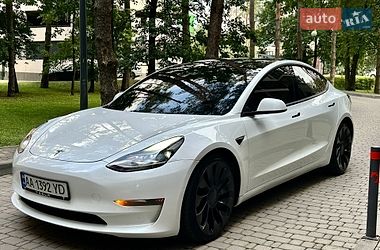 Седан Tesla Model 3 2022 в Броварах