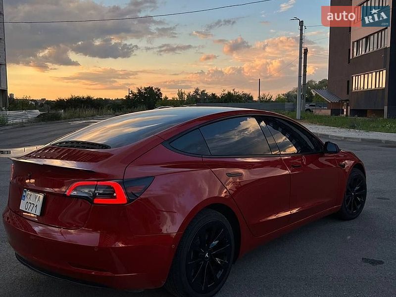 Седан Tesla Model 3 2021 в Харкові