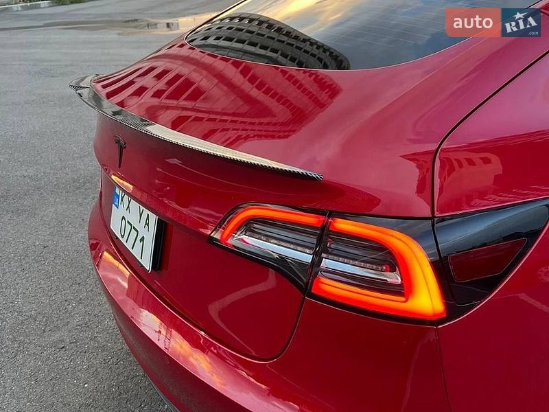Седан Tesla Model 3 2021 в Харкові