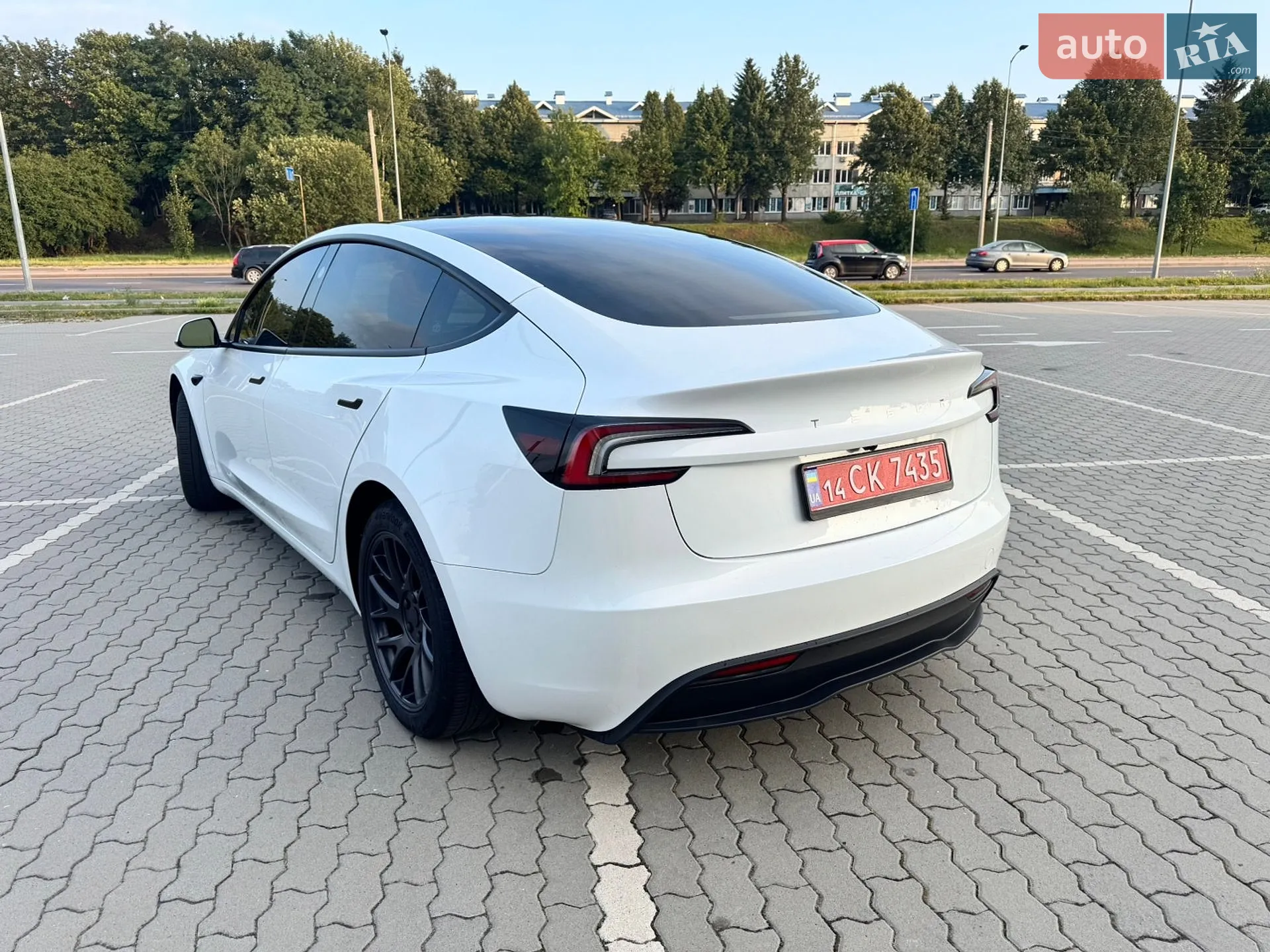 2024 Tesla Model 3 - мініатюра 10