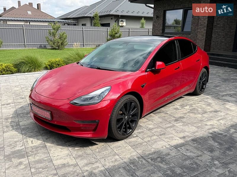 Седан Tesla Model 3 2019 в Луцке
