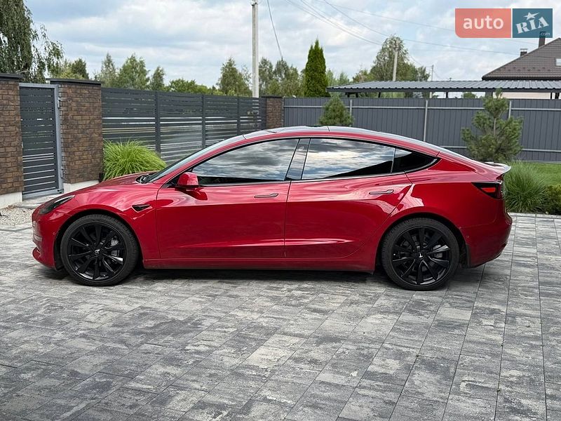Седан Tesla Model 3 2019 в Луцке