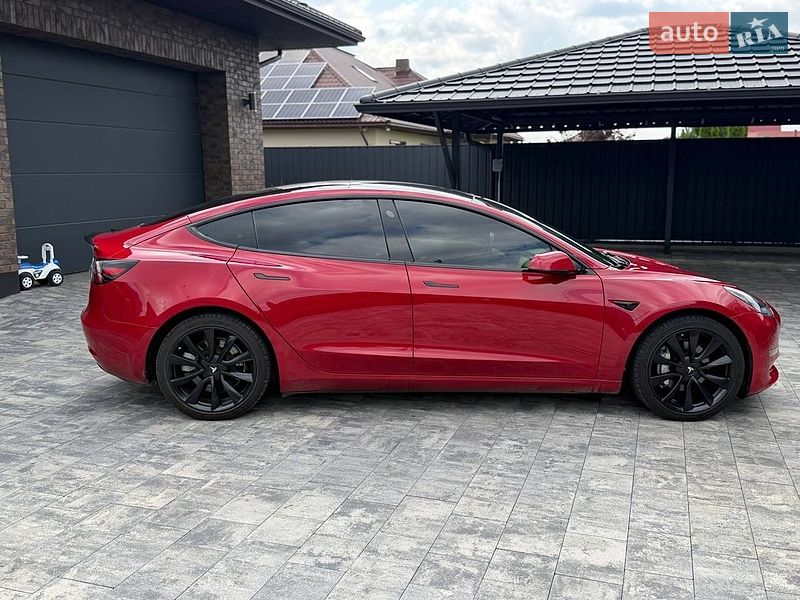 Седан Tesla Model 3 2019 в Луцке