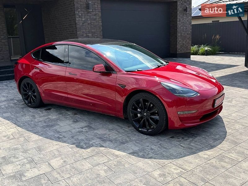 Седан Tesla Model 3 2019 в Луцке