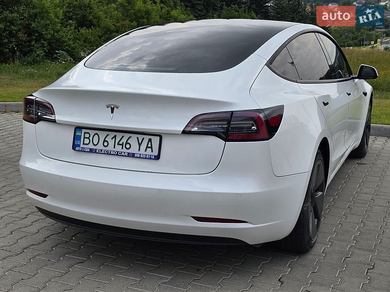 Седан Tesla Model 3 2021 в Тернополе