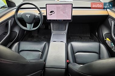 Седан Tesla Model 3 2021 в Тернополе