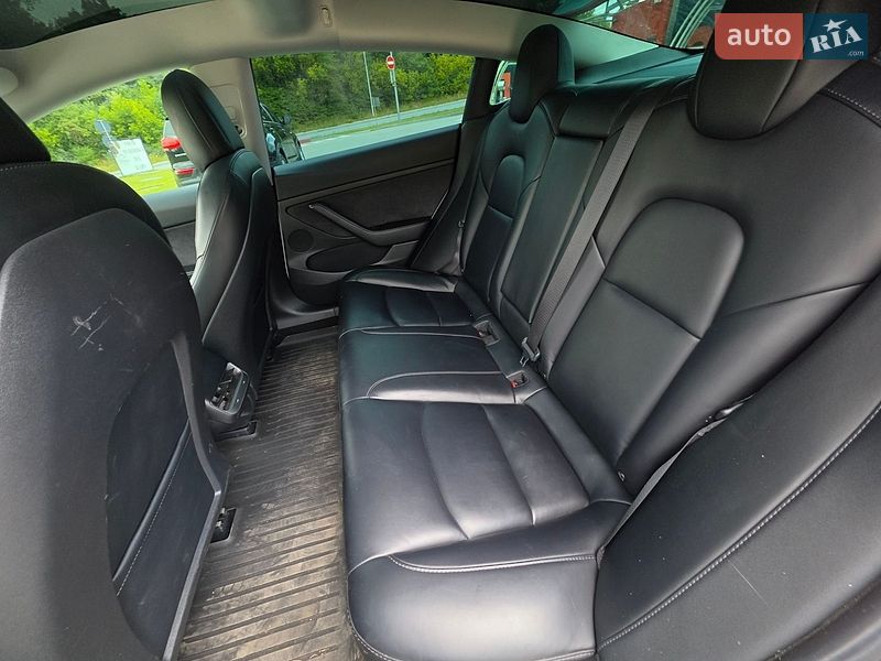 Седан Tesla Model 3 2021 в Тернополе