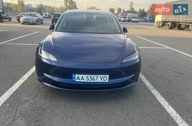 Седан Tesla Model 3 2024 в Киеве