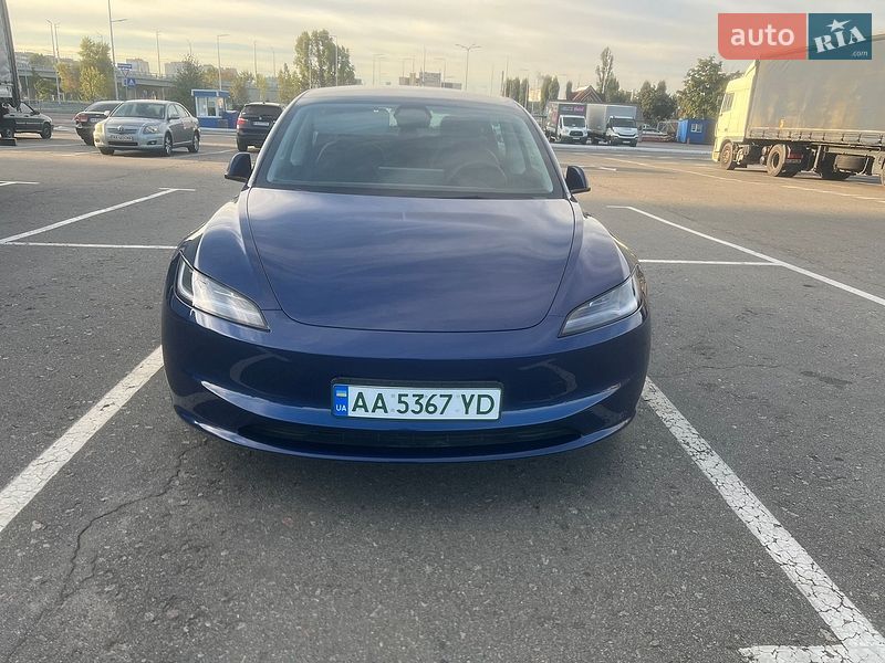 Седан Tesla Model 3 2024 в Киеве