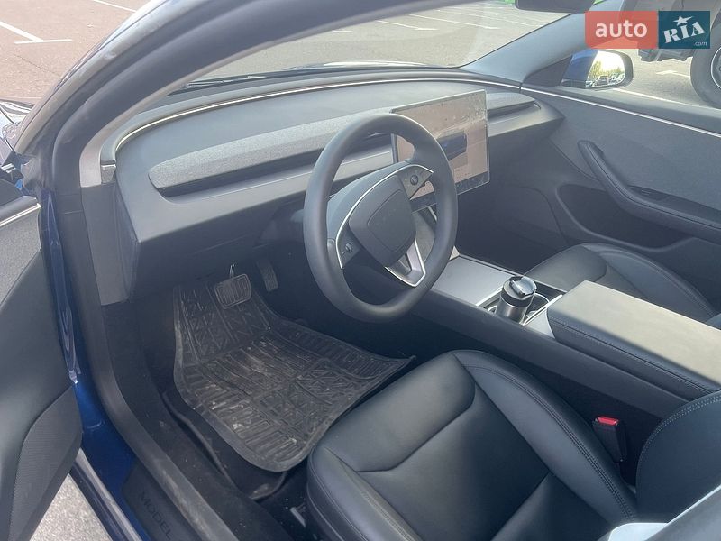 Седан Tesla Model 3 2024 в Киеве