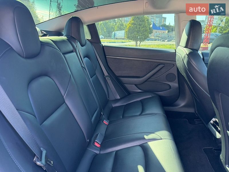Седан Tesla Model 3 2023 в Александрие