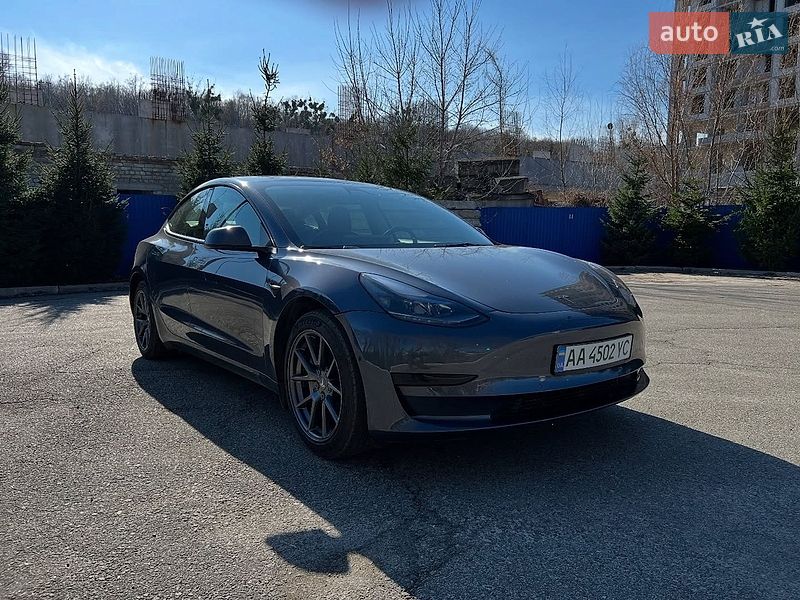 Tesla Model 3 2021