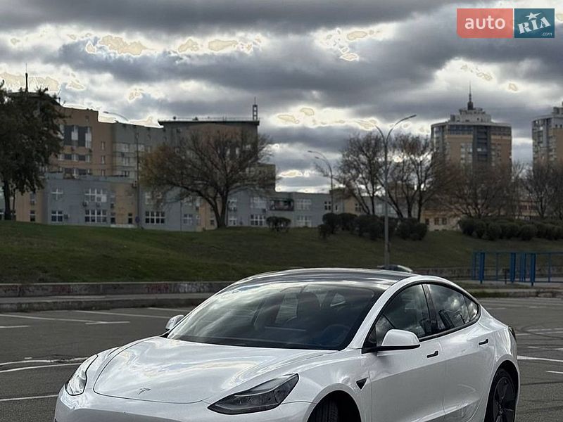 Tesla Model 3 2021