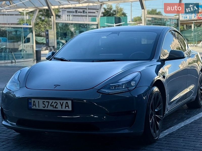 Tesla Model 3 2022