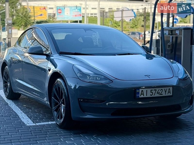Седан Tesla Model 3 2022 в Дніпрі