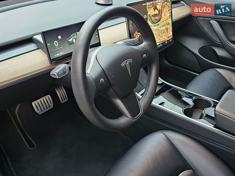 Седан Tesla Model 3 2020 в Ужгороде