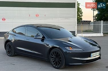 Седан Tesla Model 3 2024 в Тульчині