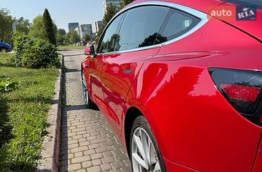 Седан Tesla Model 3 2019 в Львові