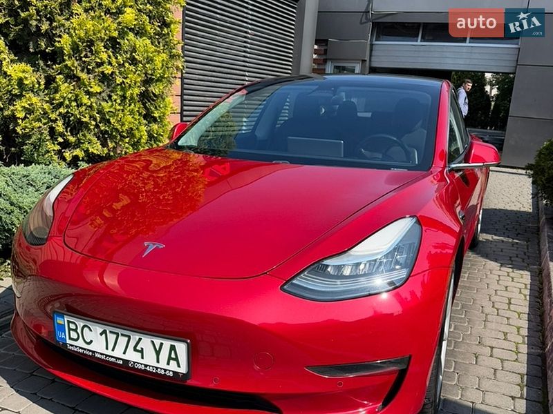 Tesla Model 3 2019