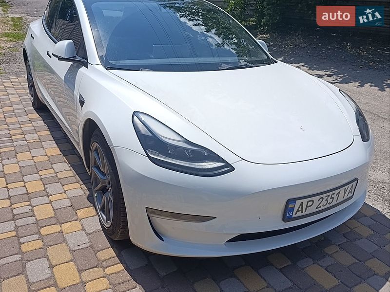 Седан Tesla Model 3 2023 в Запорожье