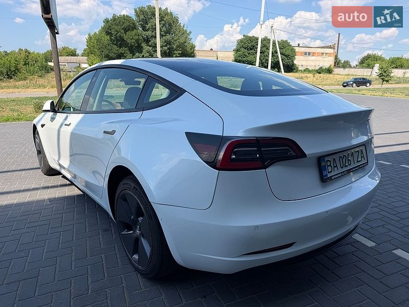 Седан Tesla Model 3 2022 в Кропивницком
