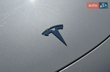 Седан Tesla Model 3 2022 в Кропивницком