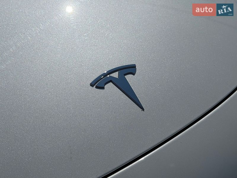 Седан Tesla Model 3 2022 в Кропивницком