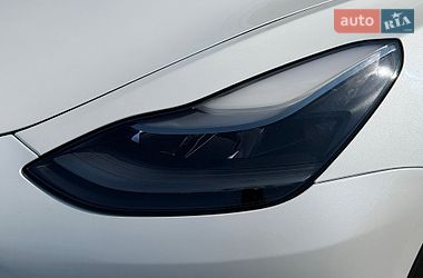 Седан Tesla Model 3 2022 в Кропивницком