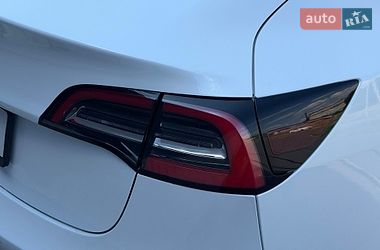 Седан Tesla Model 3 2022 в Кропивницком