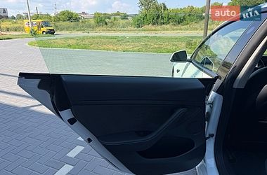 Седан Tesla Model 3 2022 в Кропивницком